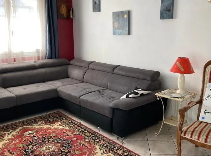 Villa De La Pree